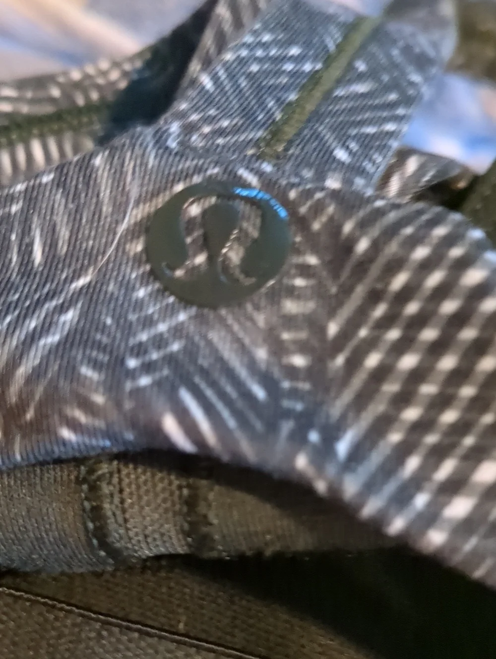 Lululemon Wrap It Up Crossover Tank Top Gator Green Printed Bra Size 8